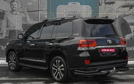 Toyota Land Cruiser 200, 2016 год, 6 499 000 рублей, 2 фотография