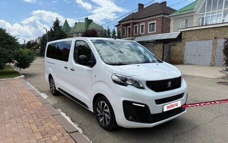 Peugeot Traveller I, 2021 год, 4 450 000 рублей, 3 фотография