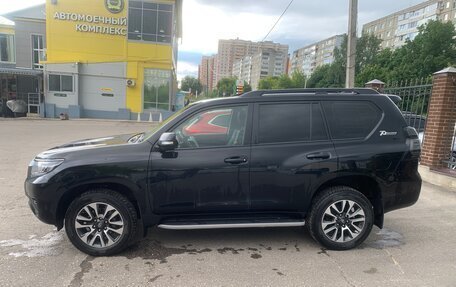 Toyota Land Cruiser Prado 150 рестайлинг 2, 2021 год, 5 950 000 рублей, 4 фотография