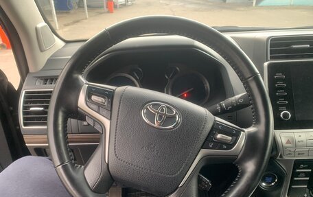 Toyota Land Cruiser Prado 150 рестайлинг 2, 2021 год, 5 950 000 рублей, 8 фотография