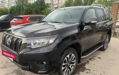 Toyota Land Cruiser Prado 150 рестайлинг 2, 2021 год, 5 950 000 рублей, 3 фотография