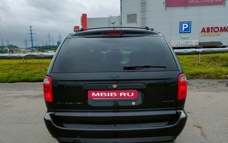 Chrysler Town & Country IV, 2005 год, 650 000 рублей, 8 фотография