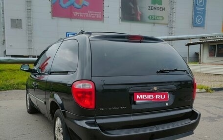 Chrysler Town & Country IV, 2005 год, 650 000 рублей, 7 фотография