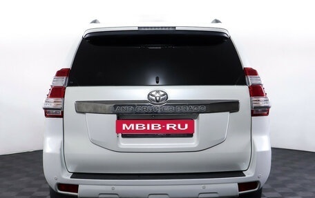 Toyota Land Cruiser Prado 150 рестайлинг 2, 2016 год, 3 199 000 рублей, 6 фотография