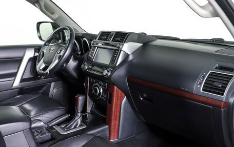 Toyota Land Cruiser Prado 150 рестайлинг 2, 2016 год, 3 199 000 рублей, 11 фотография