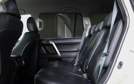 Toyota Land Cruiser Prado 150 рестайлинг 2, 2016 год, 3 199 000 рублей, 12 фотография