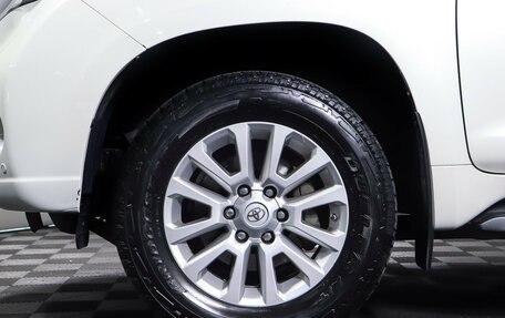 Toyota Land Cruiser Prado 150 рестайлинг 2, 2016 год, 3 199 000 рублей, 26 фотография