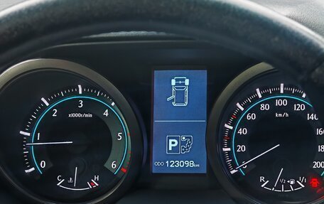 Toyota Land Cruiser Prado 150 рестайлинг 2, 2011 год, 2 800 000 рублей, 9 фотография