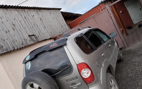 Chevrolet Niva I рестайлинг, 2011 год, 560 000 рублей, 4 фотография