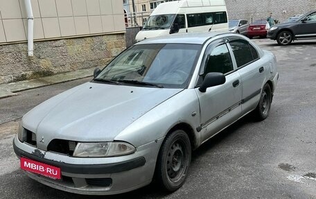 Mitsubishi Carisma I, 2000 год, 140 000 рублей, 1 фотография