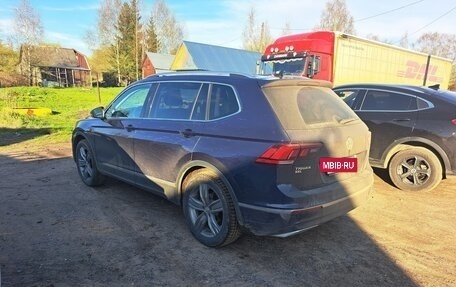 Volkswagen Tiguan II, 2021 год, 2 500 000 рублей, 4 фотография