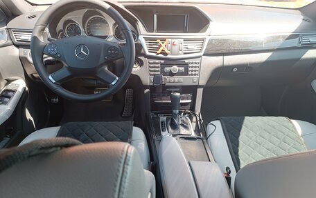 Mercedes-Benz E-Класс, 2010 год, 1 350 000 рублей, 3 фотография