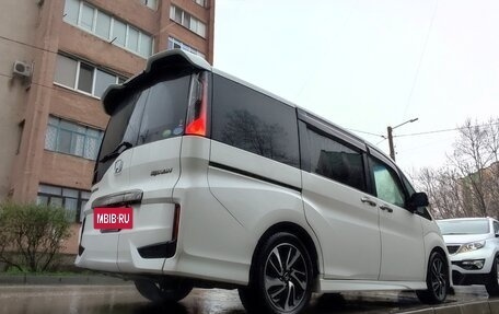 Honda Stepwgn IV, 2017 год, 2 320 000 рублей, 2 фотография
