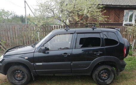 Chevrolet Niva I рестайлинг, 2011 год, 435 000 рублей, 2 фотография