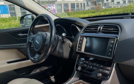 Jaguar XE I рестайлинг, 2015 год, 1 700 000 рублей, 6 фотография