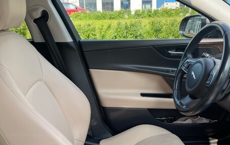 Jaguar XE I рестайлинг, 2015 год, 1 700 000 рублей, 10 фотография