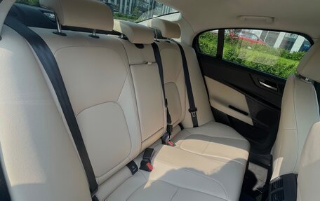 Jaguar XE I рестайлинг, 2015 год, 1 700 000 рублей, 7 фотография
