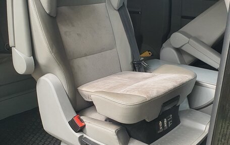 Volkswagen Multivan T5, 2010 год, 2 320 000 рублей, 6 фотография