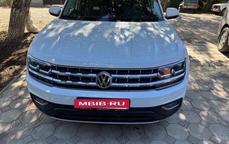 Volkswagen Teramont I, 2018 год, 2 900 000 рублей, 2 фотография