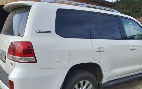 Toyota Land Cruiser 200, 2011 год, 2 850 000 рублей, 3 фотография