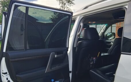 Toyota Land Cruiser 200, 2011 год, 2 850 000 рублей, 12 фотография