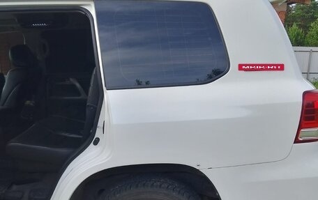 Toyota Land Cruiser 200, 2011 год, 2 850 000 рублей, 8 фотография