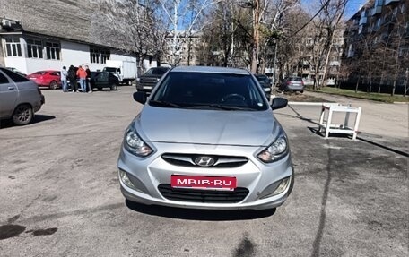 Hyundai Solaris II рестайлинг, 2011 год, 750 000 рублей, 1 фотография