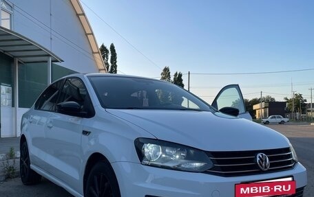 Volkswagen Polo VI (EU Market), 2018 год, 1 400 000 рублей, 24 фотография