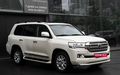 Toyota Land Cruiser 200, 2016 год, 5 797 000 рублей, 3 фотография