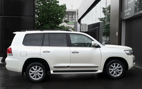 Toyota Land Cruiser 200, 2016 год, 5 797 000 рублей, 4 фотография