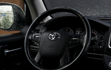 Toyota Land Cruiser 200, 2016 год, 5 797 000 рублей, 15 фотография