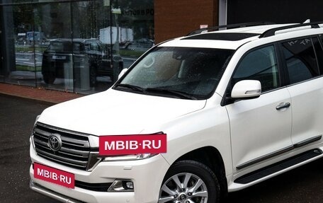Toyota Land Cruiser 200, 2016 год, 5 797 000 рублей, 26 фотография