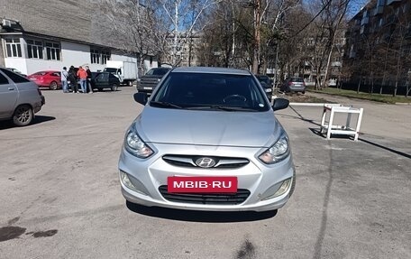 Hyundai Solaris II рестайлинг, 2011 год, 750 000 рублей, 4 фотография