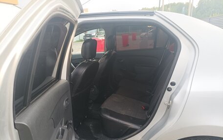 Renault Logan II, 2015 год, 495 000 рублей, 2 фотография