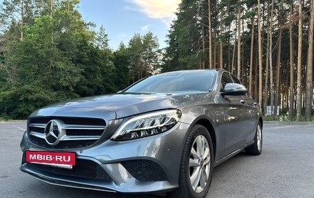 Mercedes-Benz C-Класс, 2019 год, 3 000 000 рублей, 4 фотография