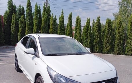 Hyundai Solaris II рестайлинг, 2020 год, 1 240 000 рублей, 2 фотография