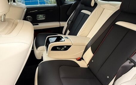 Rolls-Royce Ghost Series II рестайлинг, 2021 год, 35 000 000 рублей, 8 фотография