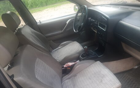 Volkswagen Passat B4, 1995 год, 290 000 рублей, 3 фотография