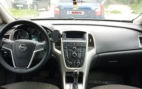 Opel Astra J, 2011 год, 650 000 рублей, 6 фотография