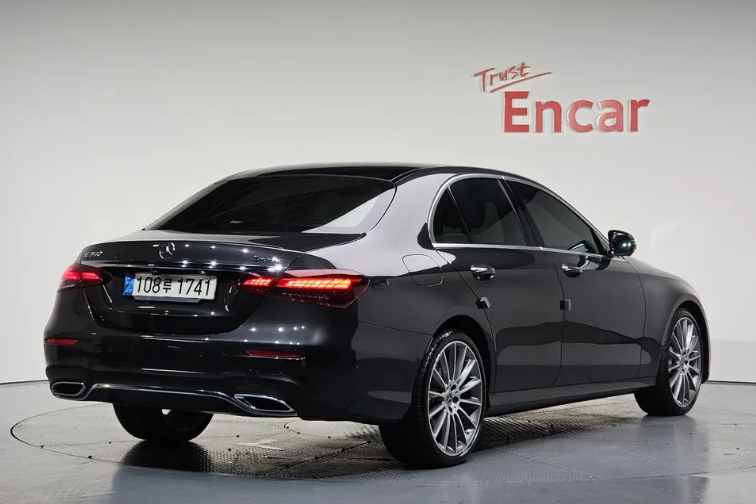 Mercedes-Benz E-Класс AMG W213, 2021 год, 5 715 000 рублей, 2 фотография