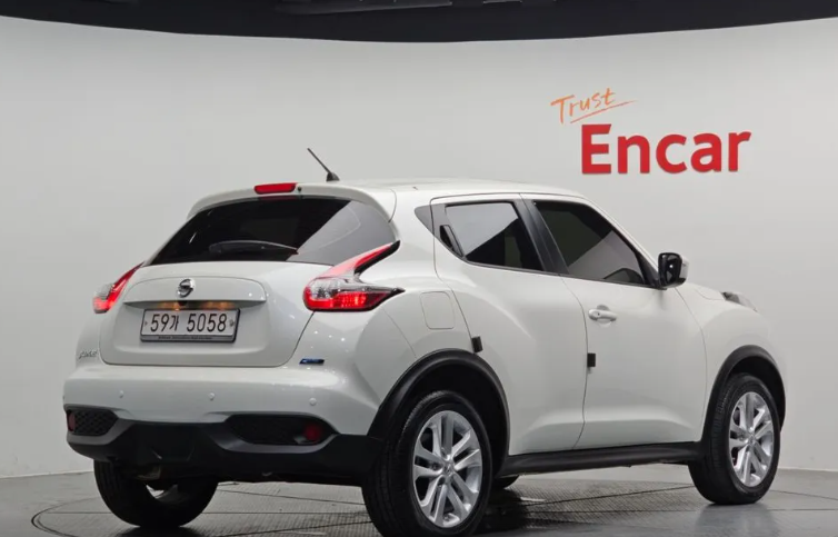 Nissan Juke YF15 рестайлинг, 2017 год, 2 265 000 рублей, 2 фотография