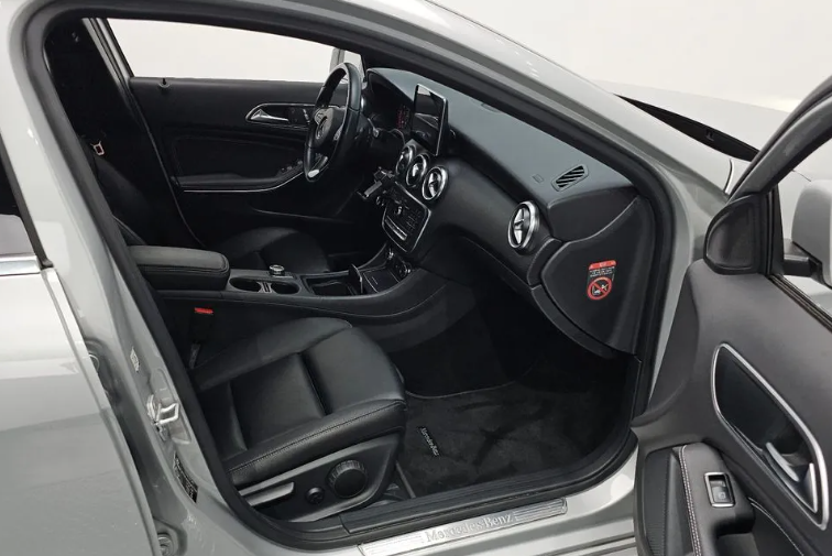 Mercedes-Benz A-Класс W176 рестайлинг, 2015 год, 2 320 000 рублей, 8 фотография