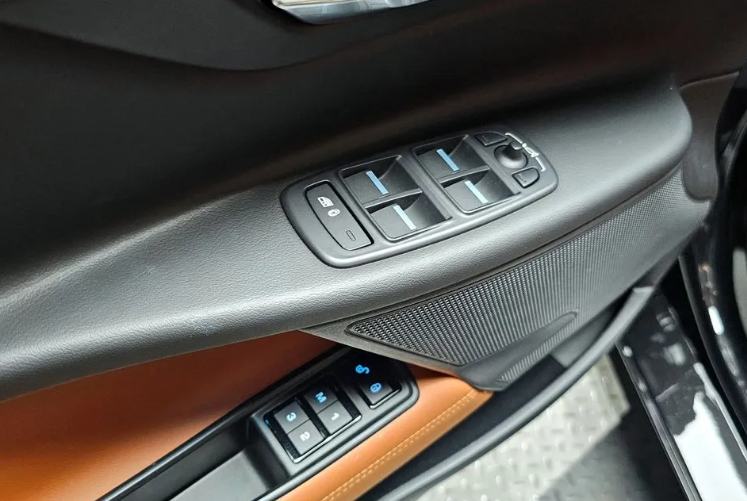 Jaguar XE I, 2016 год, 2 700 000 рублей, 14 фотография