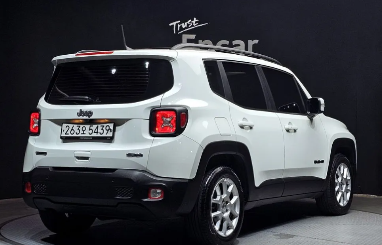 Jeep Renegade I рестайлинг, 2019 год, 2 570 000 рублей, 2 фотография