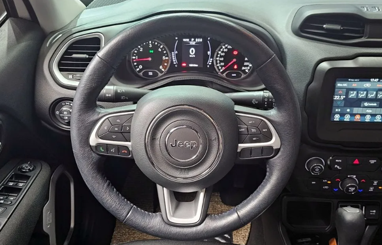 Jeep Renegade I рестайлинг, 2019 год, 2 570 000 рублей, 11 фотография