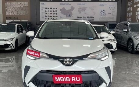 Toyota C-HR I рестайлинг, 2022 год, 1 950 000 рублей, 1 фотография