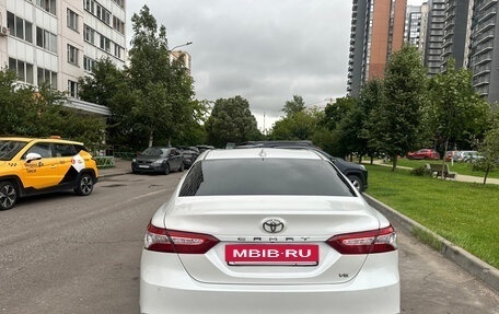 Toyota Camry, 2020 год, 3 250 000 рублей, 2 фотография