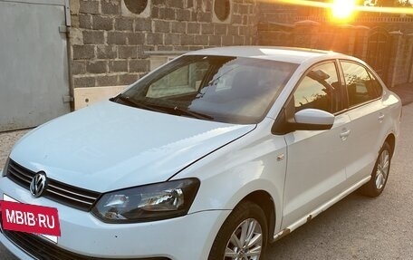 Volkswagen Polo VI (EU Market), 2013 год, 415 000 рублей, 2 фотография