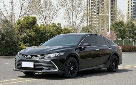 Toyota Camry, 2021 год, 1 900 000 рублей, 1 фотография