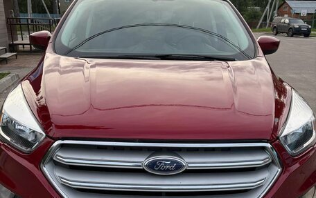 Ford Escape III, 2019 год, 1 400 000 рублей, 1 фотография